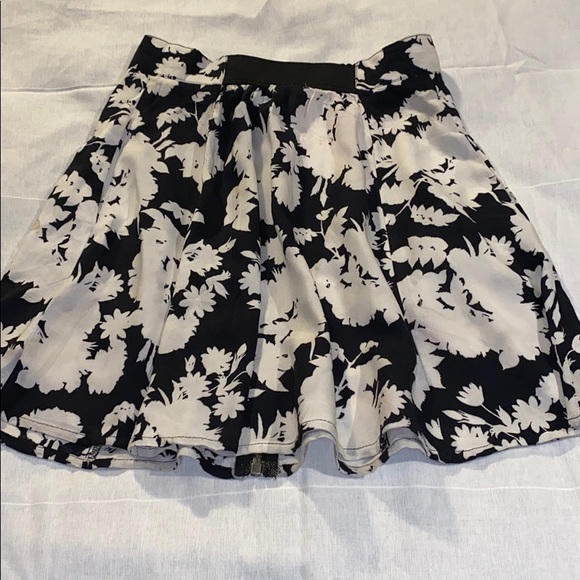 Urban Outfitters Floral Skirt - Picture 3 of 3